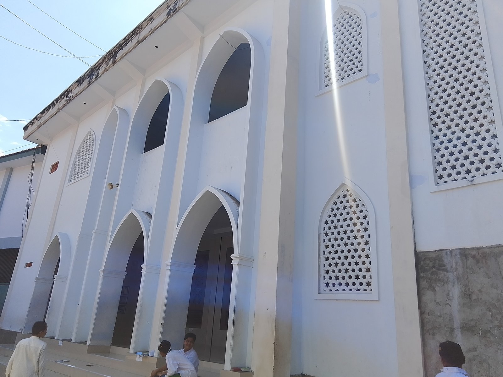 Masjid Nurul Abror Al-Robbaniyin